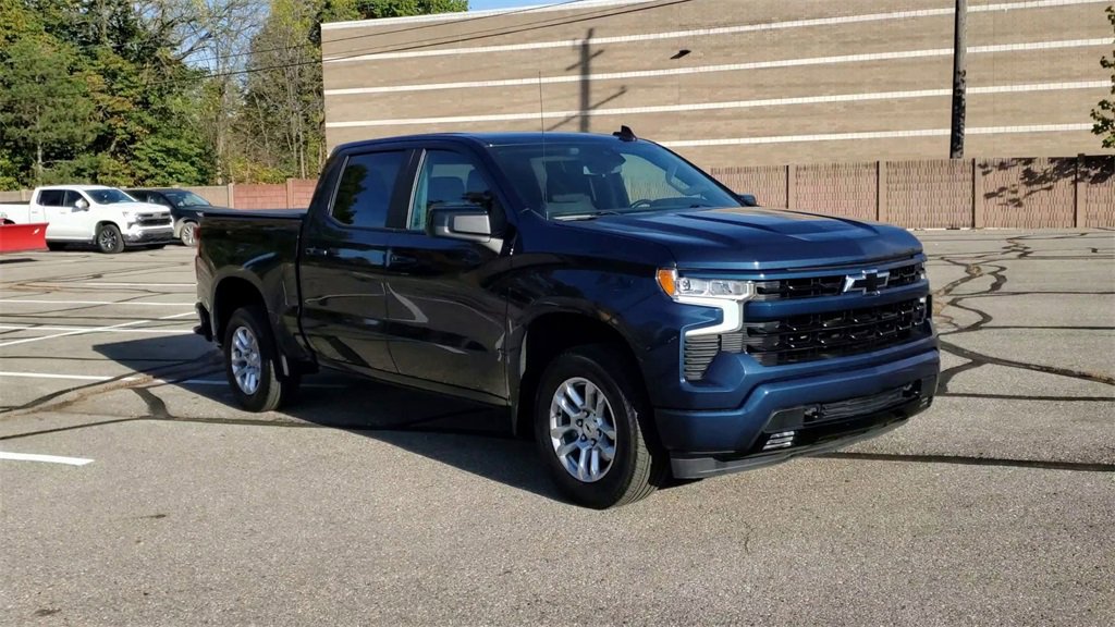 2022 Chevrolet Silverado 1500 RST photo 2