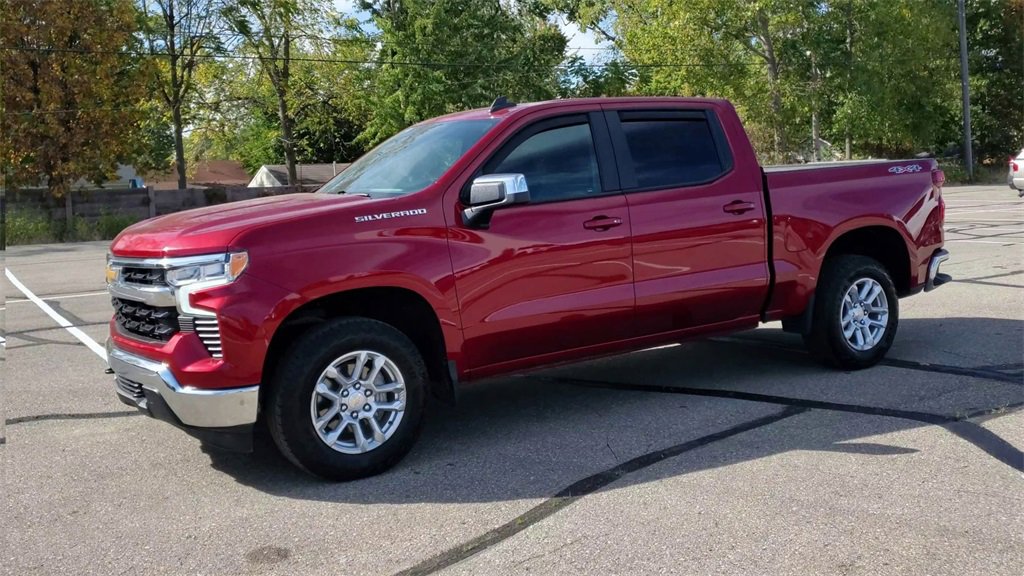 2023 Chevrolet Silverado 1500 LT photo 4