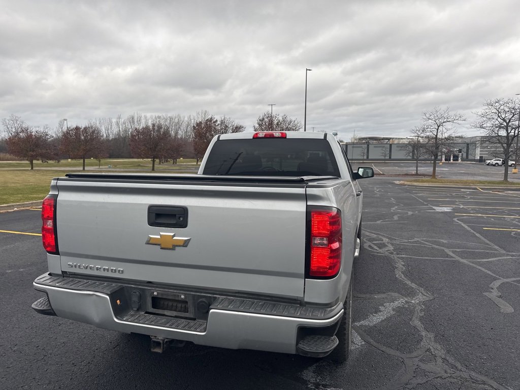 2018 Chevrolet Silverado 1500 Custom photo 4