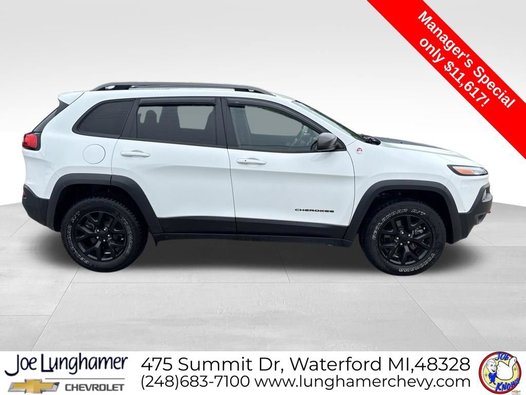 Used 2016 Jeep Cherokee Trailhawk with VIN 1C4PJMBS5GW176289 for sale in Waterford, MI