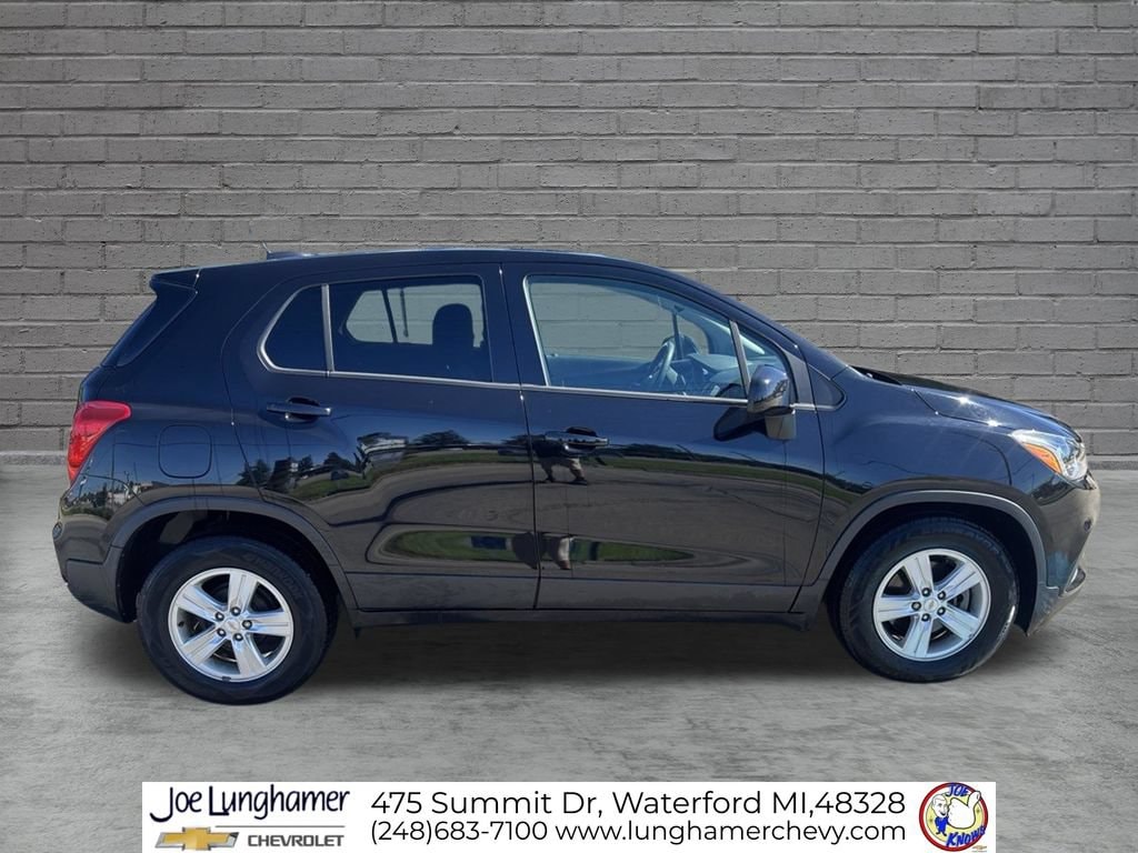 Used 2020 Chevrolet Trax LS with VIN KL7CJKSB7LB089656 for sale in Waterford, MI