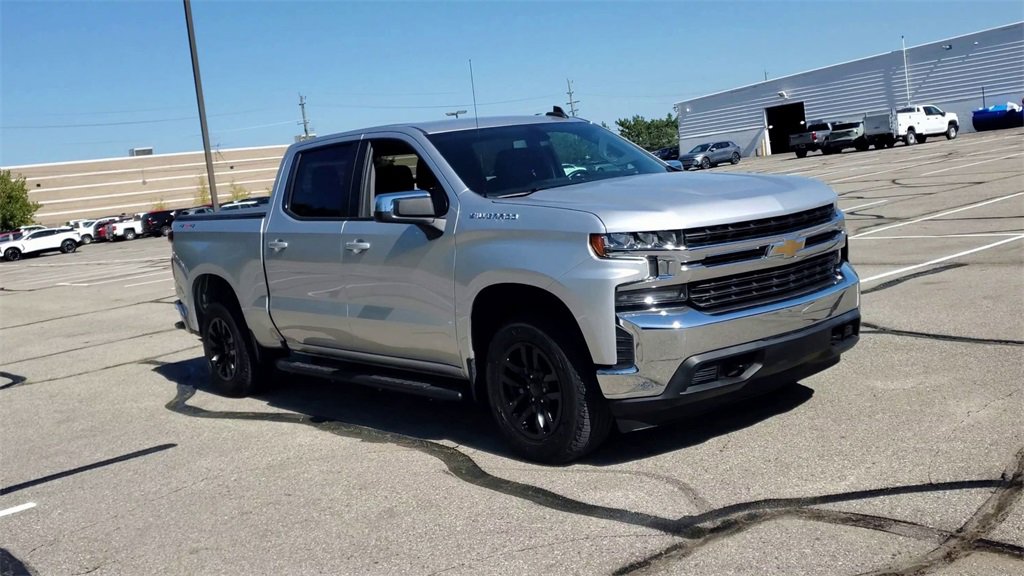 2021 Chevrolet Silverado 1500 LT photo 2