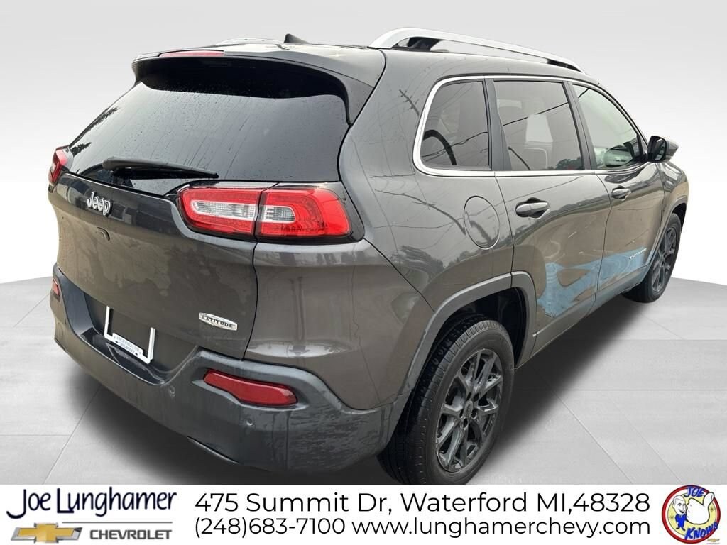 Used 2017 Jeep Cherokee Latitude SUV