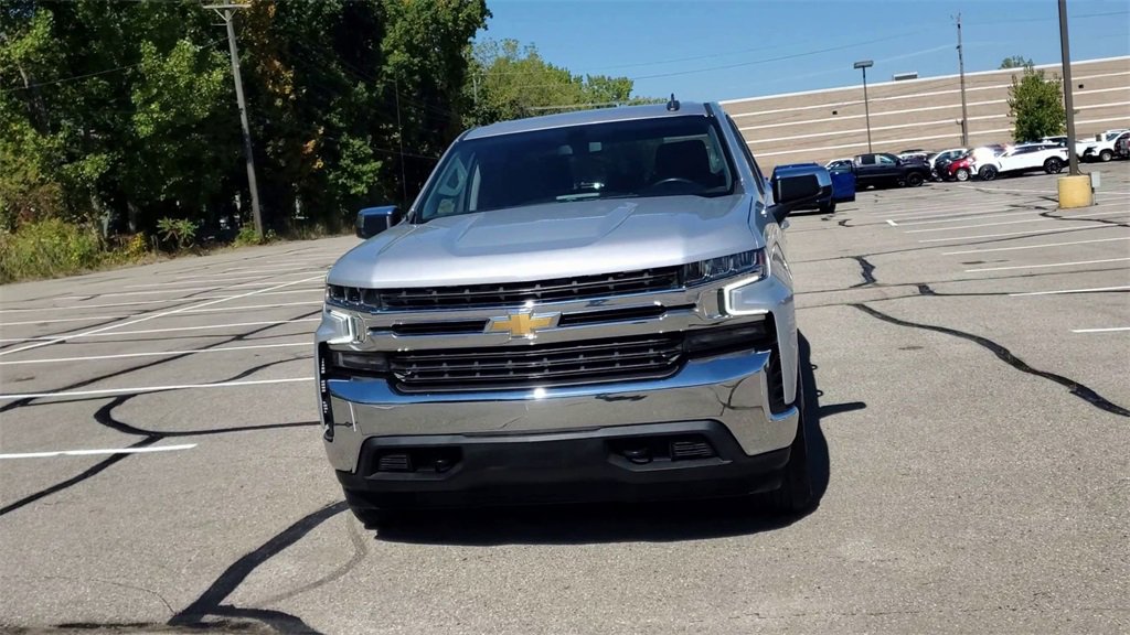 2021 Chevrolet Silverado 1500 LT photo 3