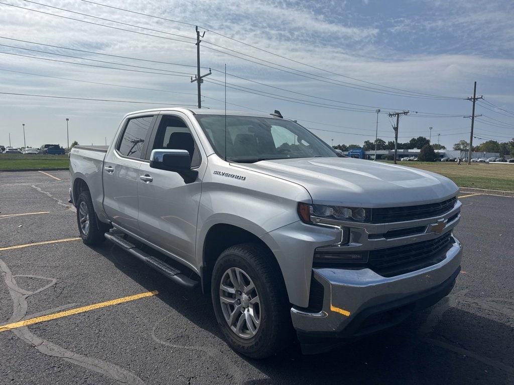 2021 Chevrolet Silverado 1500 LT photo 2