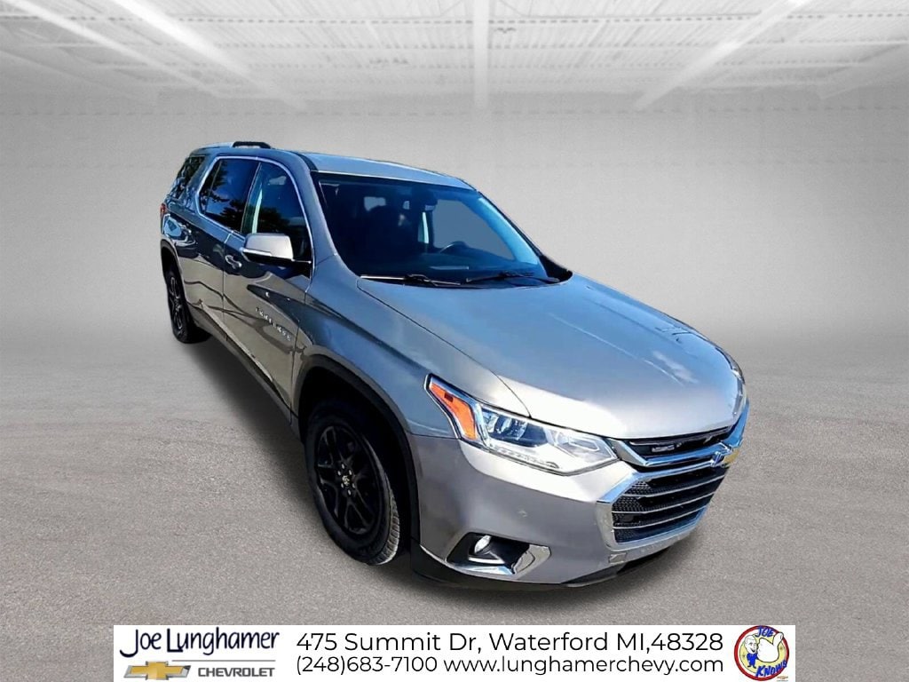 Used 2018 Chevrolet Traverse 1LT with VIN 1GNERGKW2JJ267858 for sale in Waterford, MI