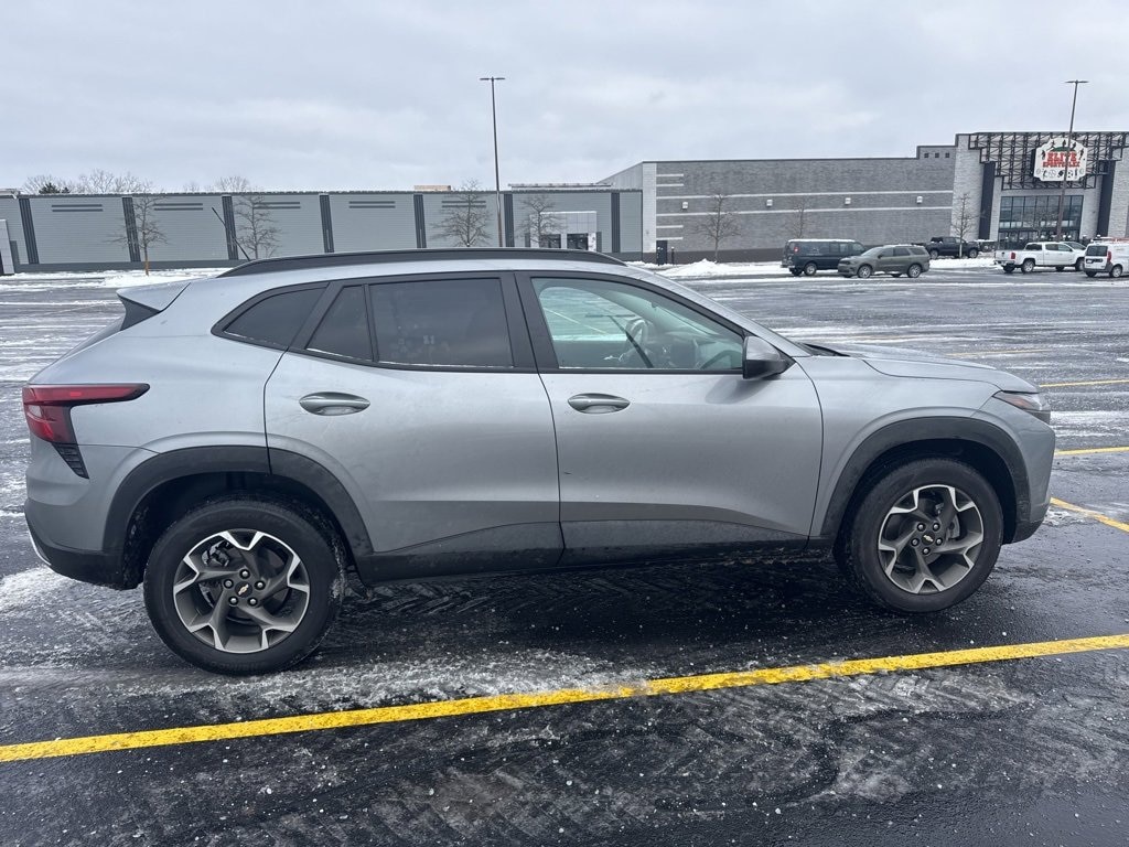Used 2024 Chevrolet Trax LT SUV