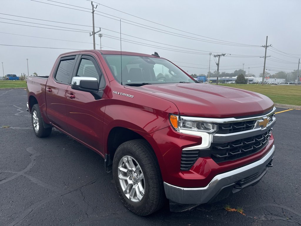 2023 Chevrolet Silverado 1500 LT photo 2