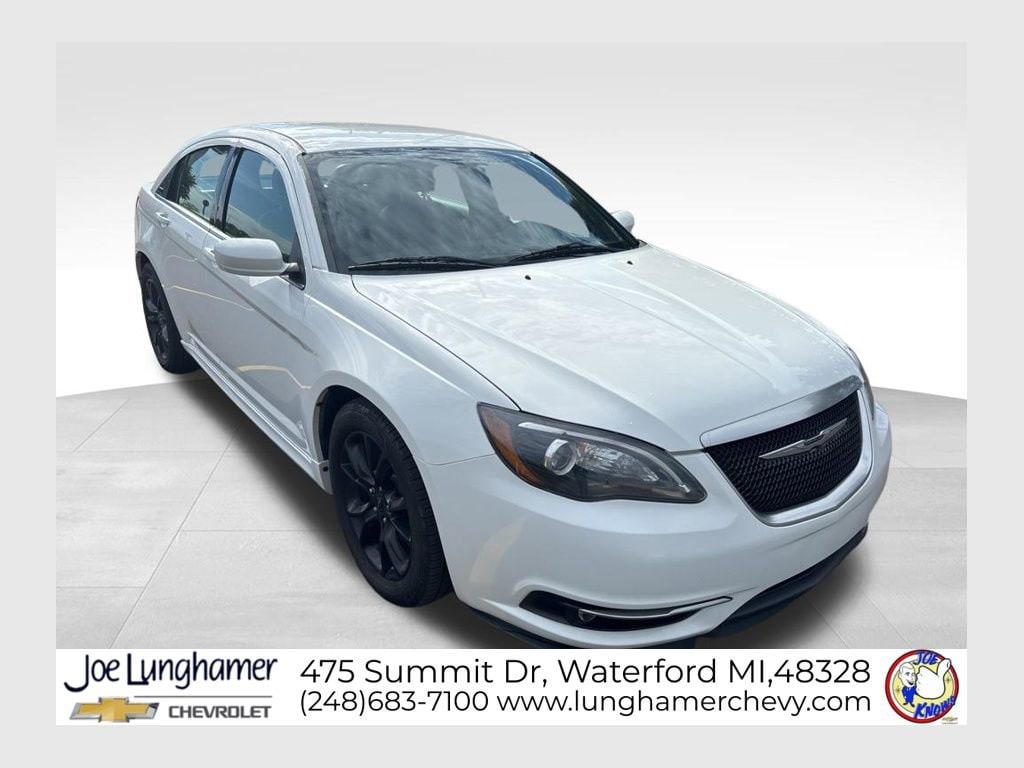 2014 Chrysler 200 Limited's photo