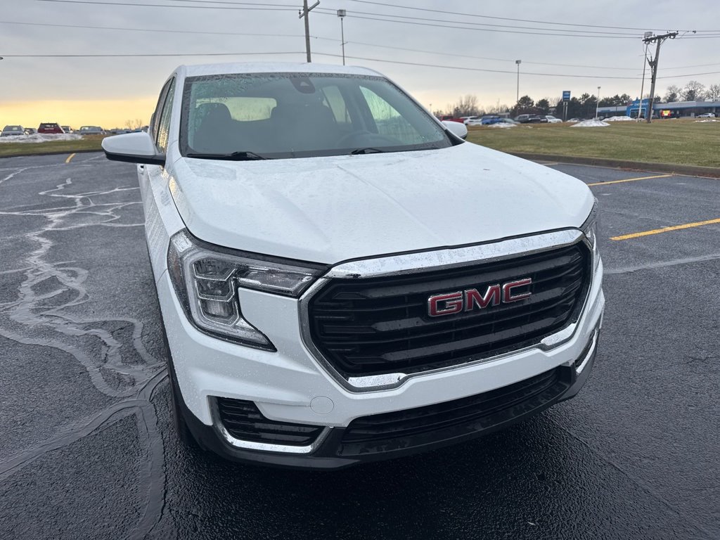 2022 GMC Terrain SLE's photo