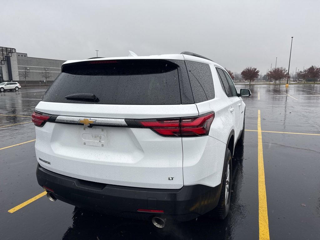 2023 Chevrolet Traverse Leather photo 2