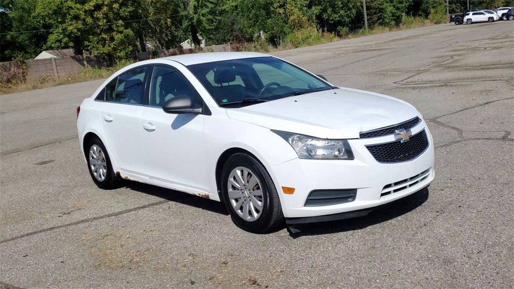 Used 2011 Chevrolet Cruze LS with VIN 1G1PD5SH2B7231813 for sale in Waterford Township, MI