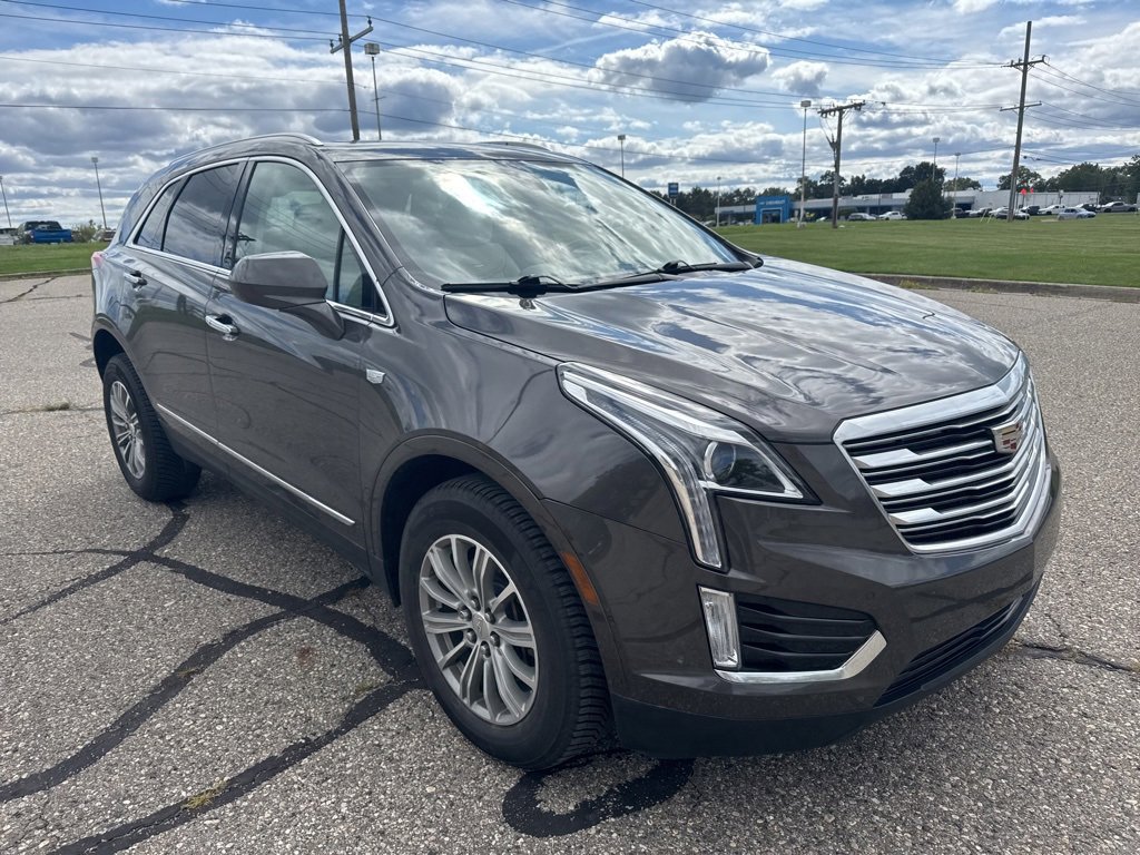 2019 Cadillac XT5 Luxury photo 2