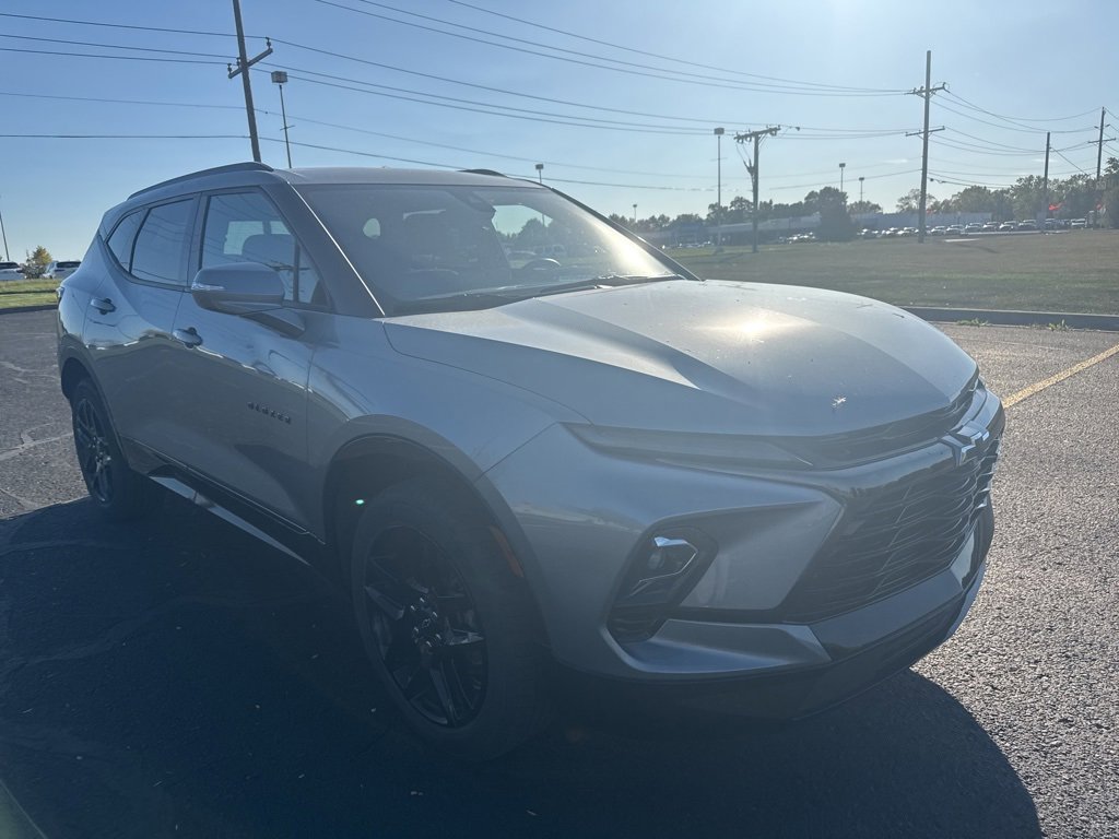 2023 Chevrolet Blazer RS photo 2