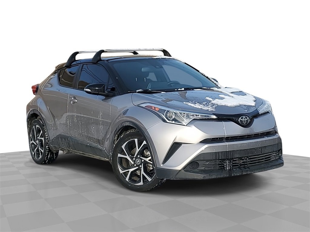 2019 Toyota C-HR XLE's photo