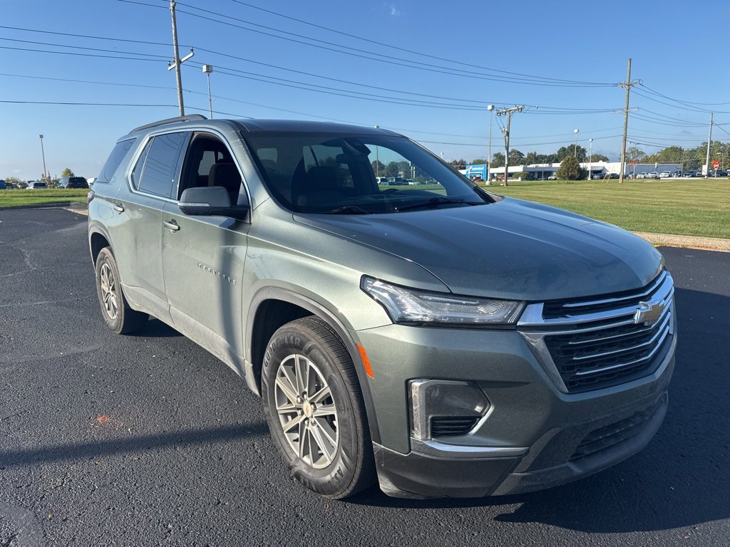 2023 Chevrolet Traverse photo 2