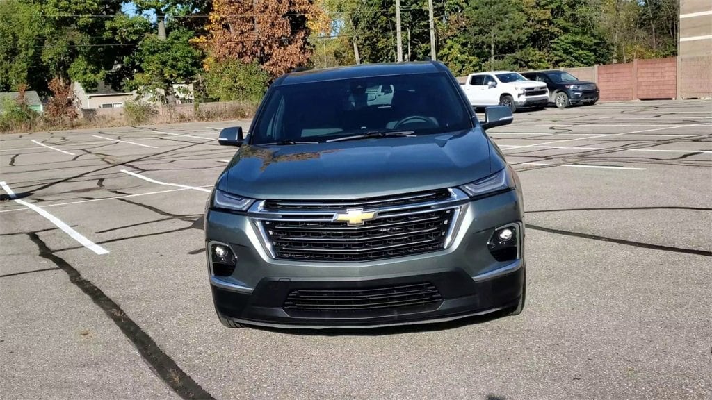 Used 2023 Chevrolet Traverse LT Cloth SUV