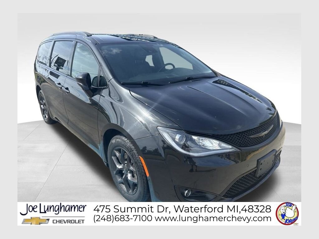 Used 2019 Chrysler Pacifica Touring L Minivan