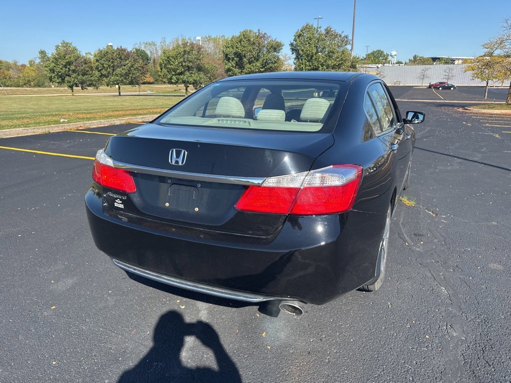 2013 Honda Accord LX photo 4