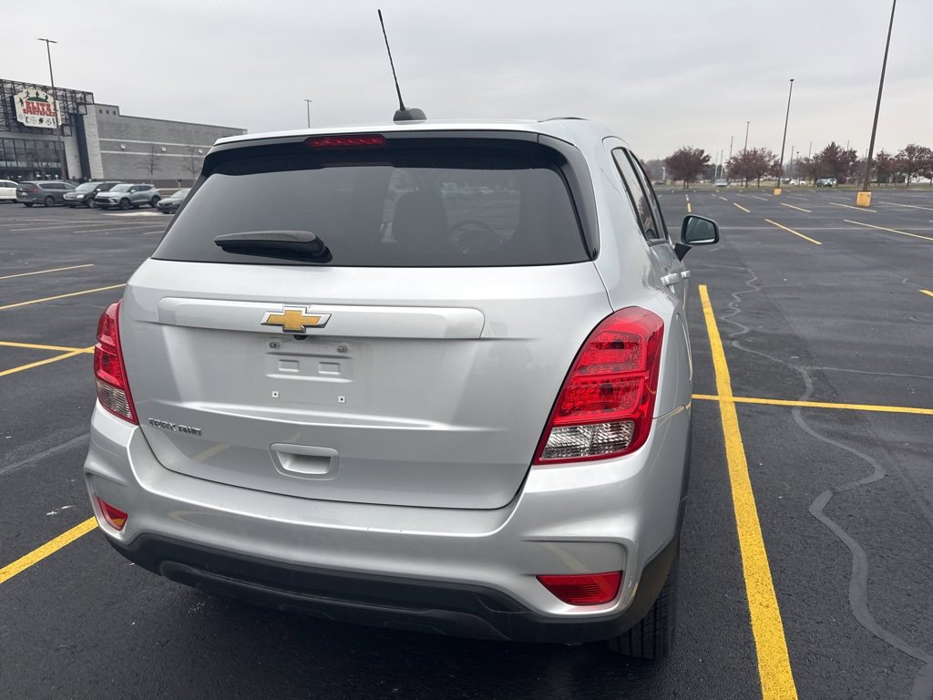2021 Chevrolet Trax LS photo 4
