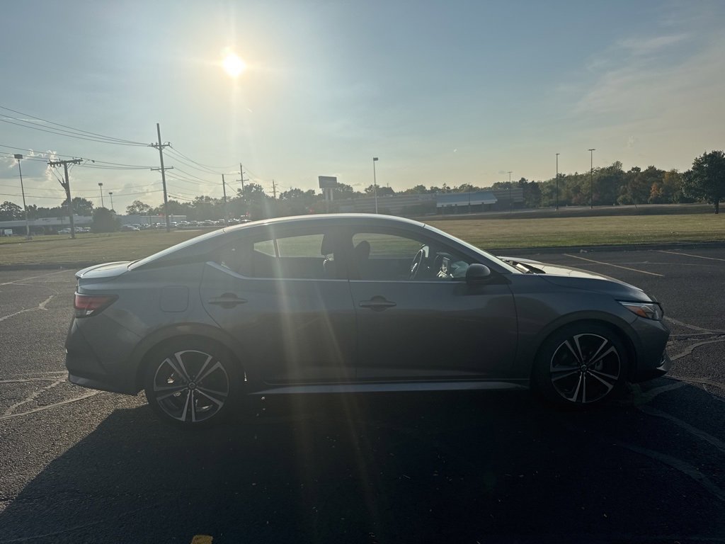 2020 Nissan Sentra SR photo 3