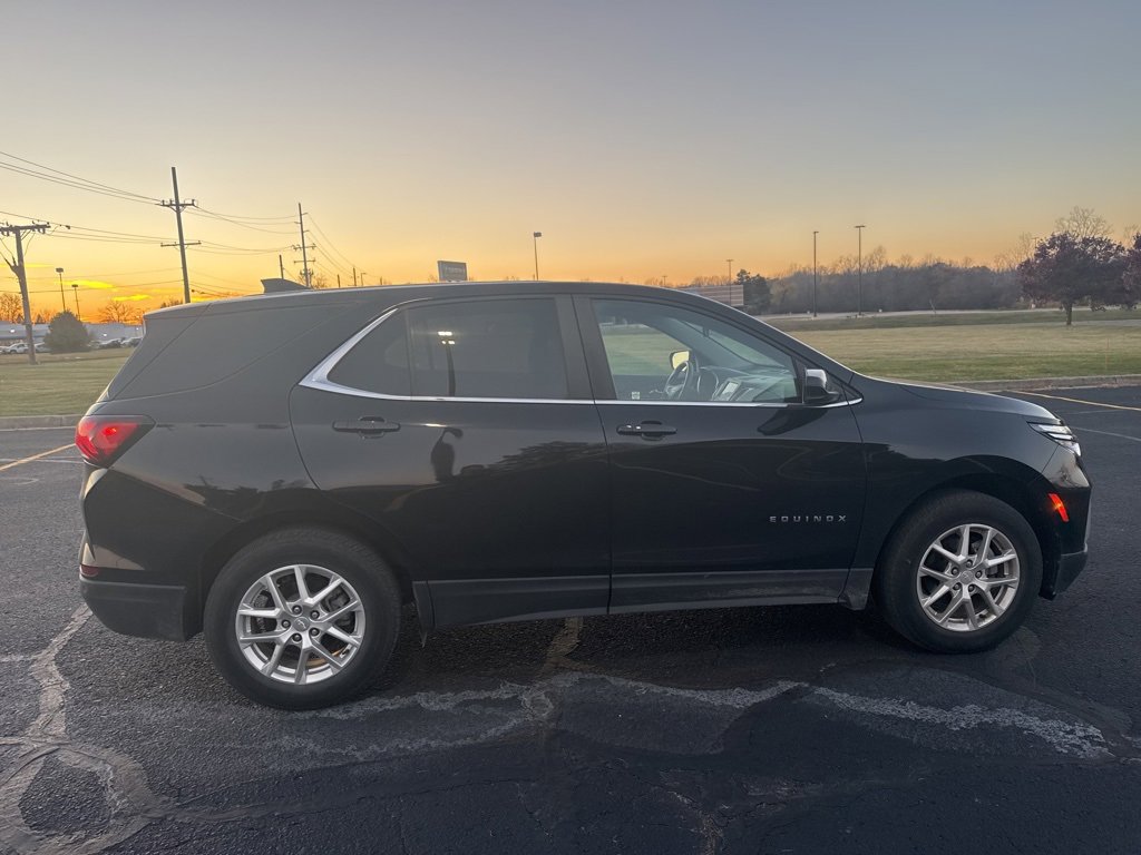 2023 Chevrolet Equinox LT photo 3