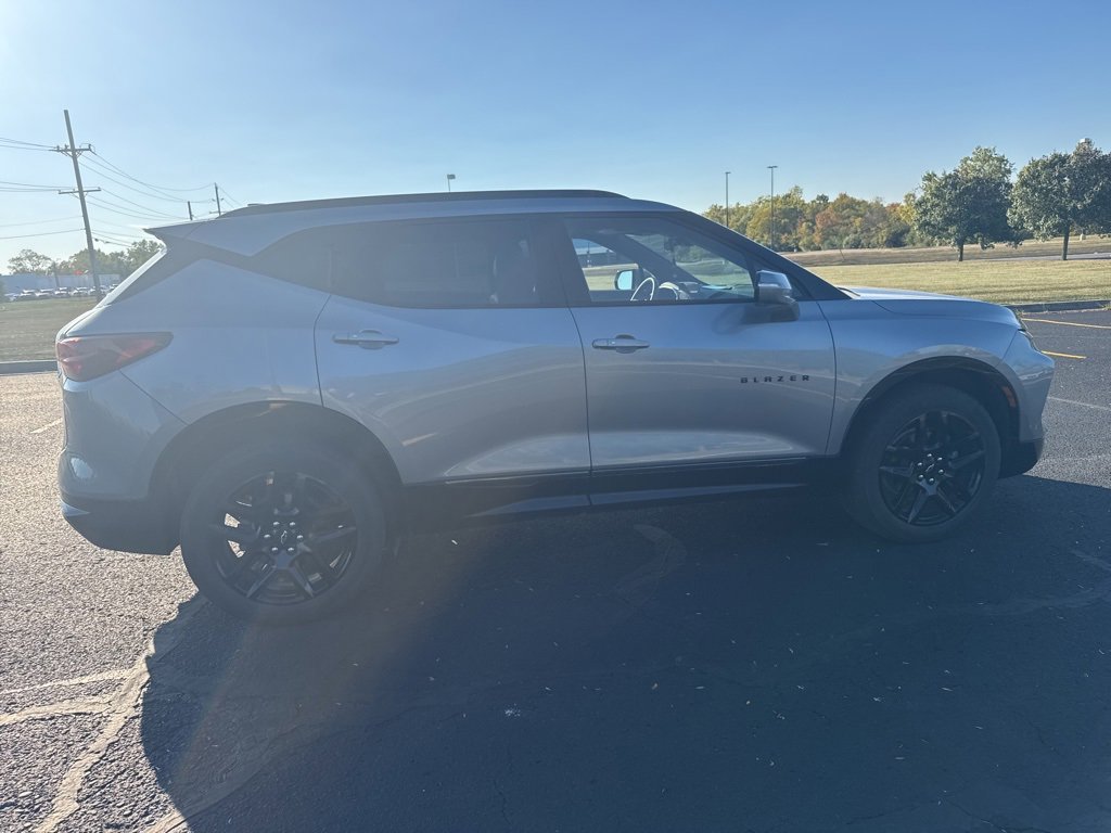 2023 Chevrolet Blazer RS photo 3