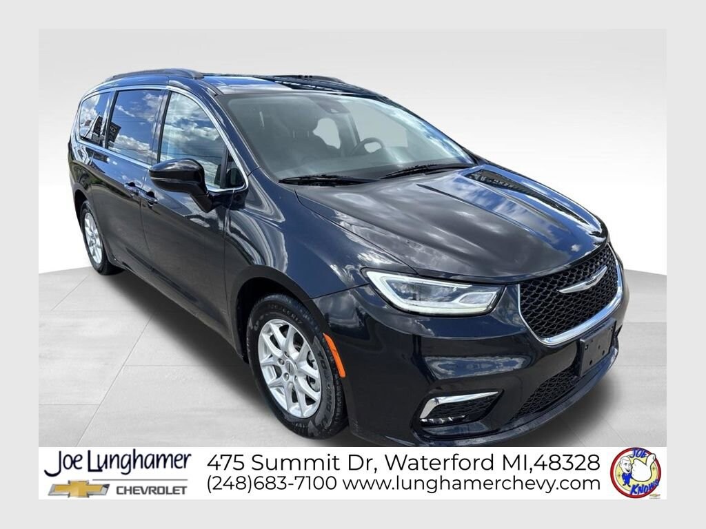 Used 2022 Chrysler Pacifica Touring L Minivan