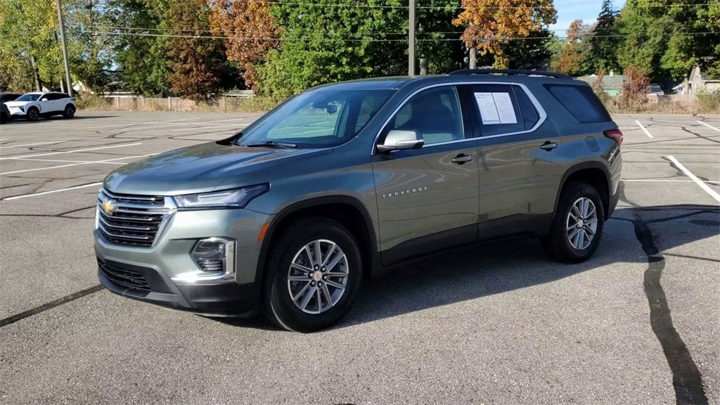 Used 2023 Chevrolet Traverse LT Cloth SUV