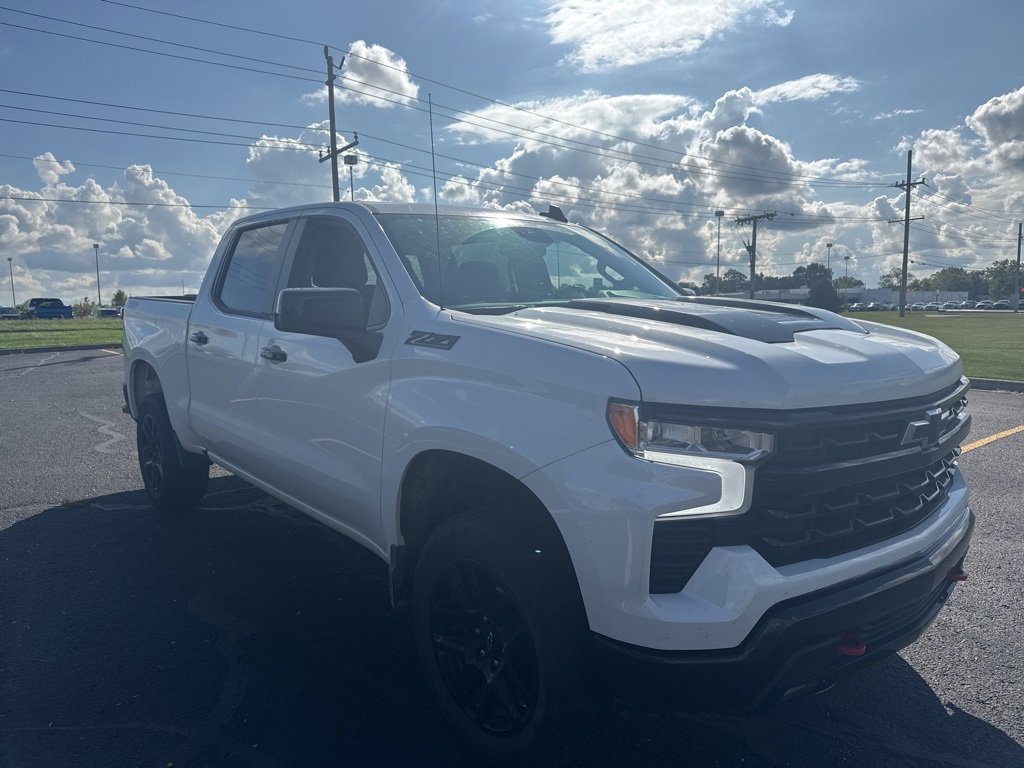 2024 Chevrolet Silverado 1500 LT Trail Boss photo 2