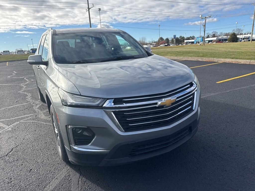Used 2023 Chevrolet Traverse LT Cloth SUV