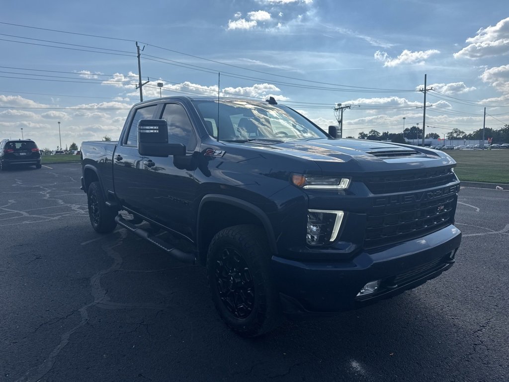 2021 Chevrolet Silverado 2500HD LT photo 2