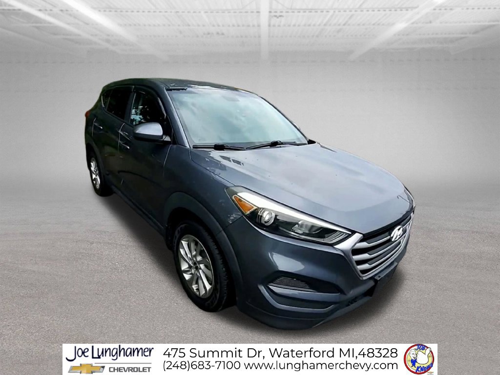 Used 2017 Hyundai Tucson SE with VIN KM8J23A48HU401409 for sale in Waterford, MI