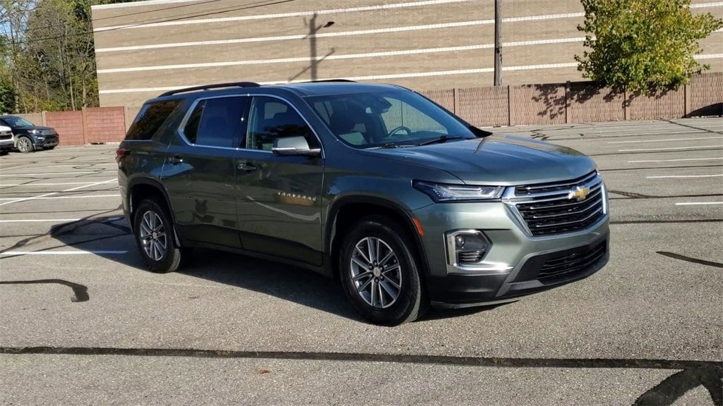 Used 2023 Chevrolet Traverse LT Cloth SUV