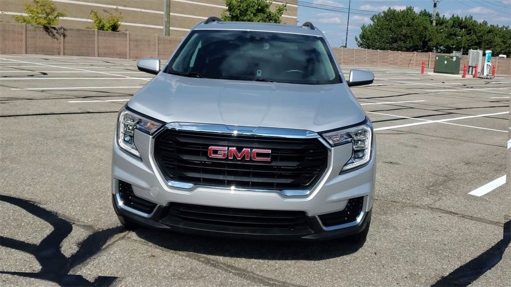 2022 Gmc Terrain SLE photo 2