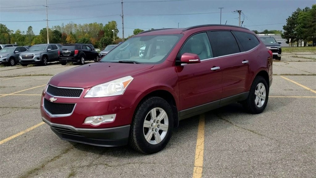 Used 2011 Chevrolet Traverse LT w/2LT SUV