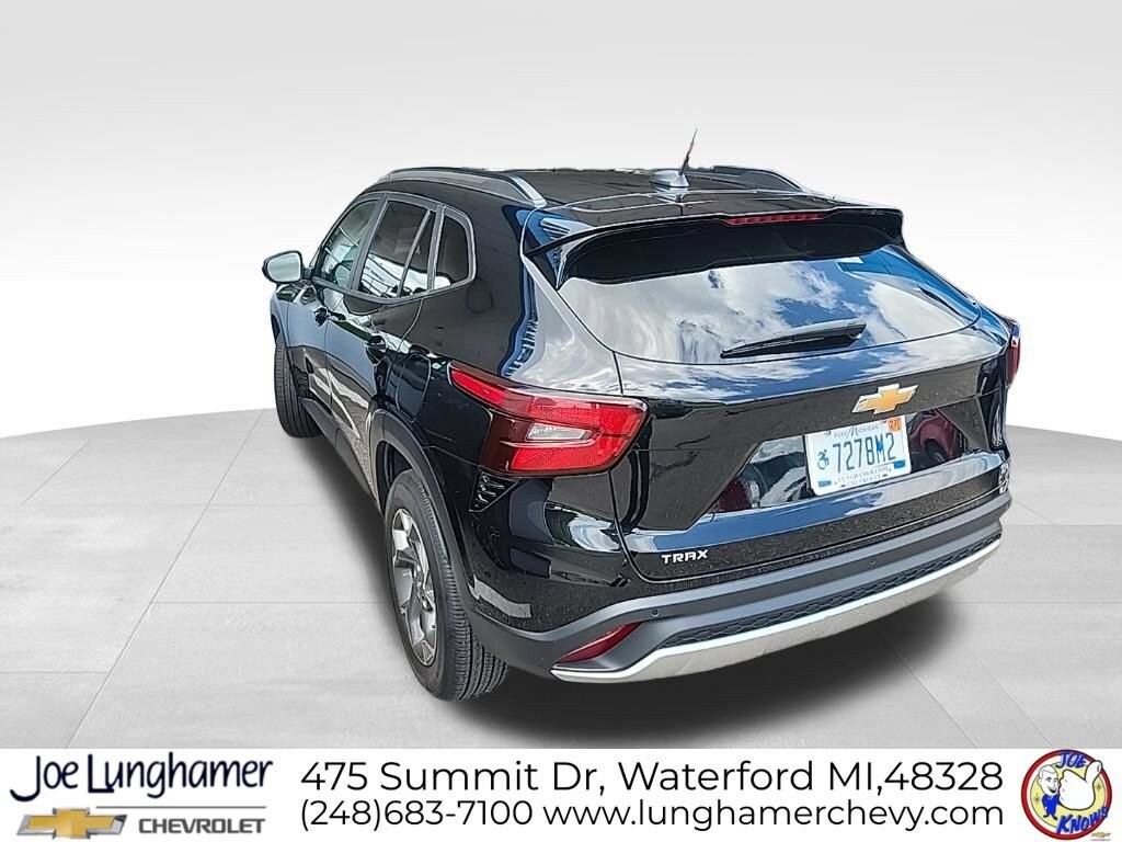 Used 2024 Chevrolet Trax LT SUV