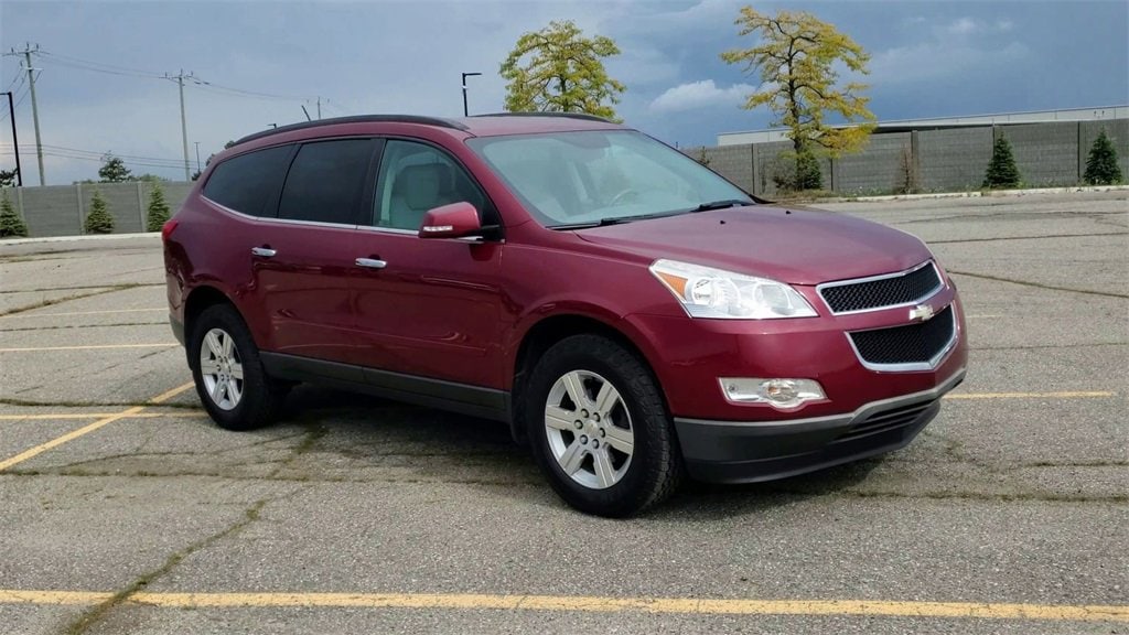 Used 2011 Chevrolet Traverse LT w/2LT SUV