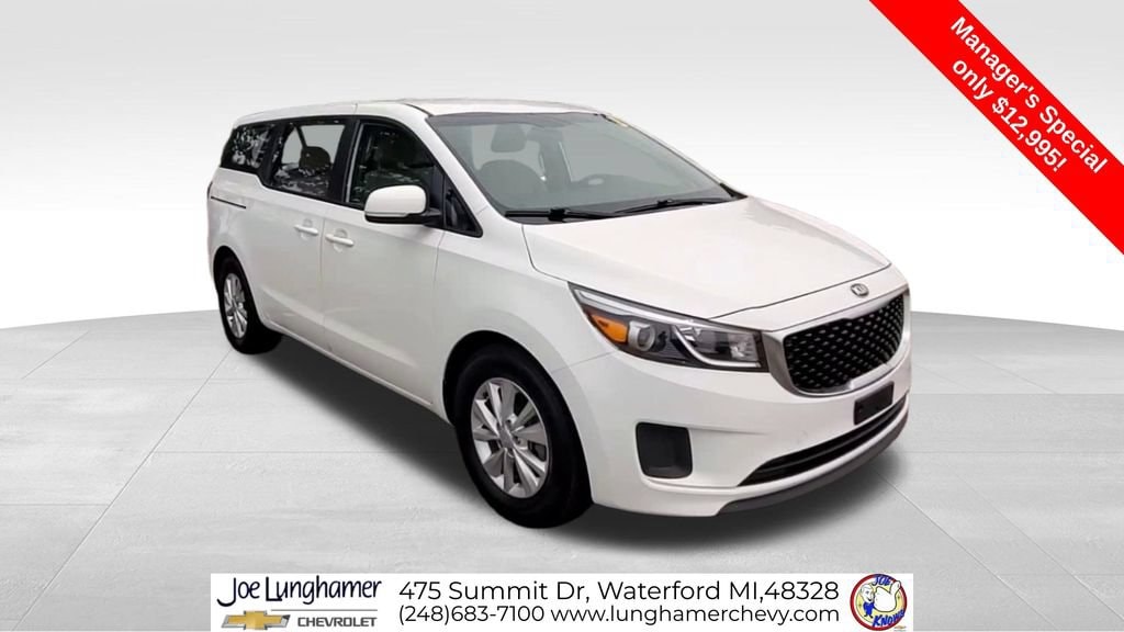 Used 2018 Kia Sedona L with VIN KNDMA5C12J6387018 for sale in Waterford, MI