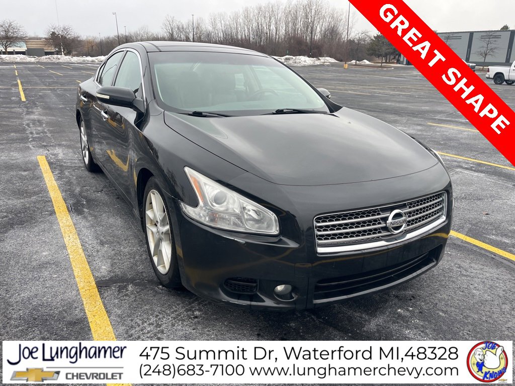 2010 Nissan Maxima SV's photo