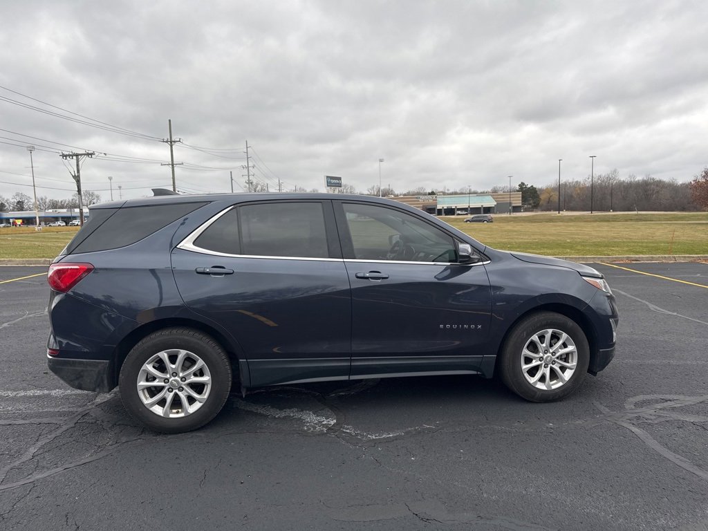 2019 Chevrolet Equinox LT photo 3
