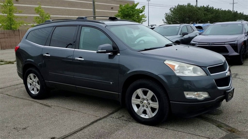 Used 2010 Chevrolet Traverse 1LT with VIN 1GNLRFED1AS114829 for sale in Waterford Township, MI