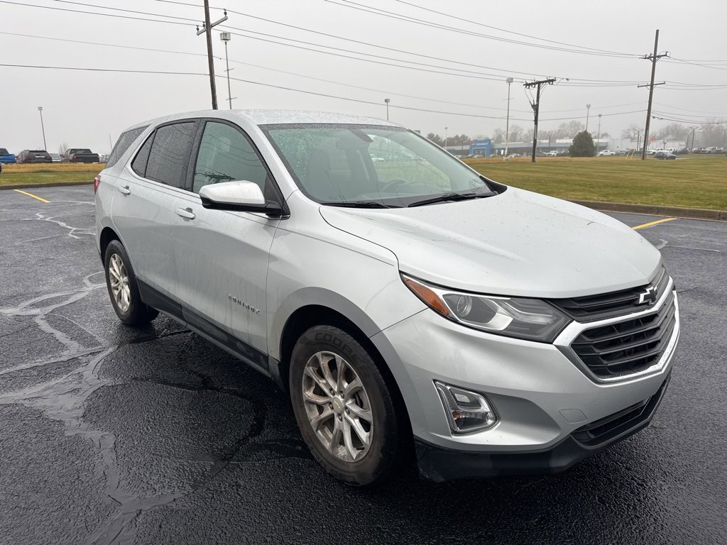 2019 Chevrolet Equinox LT photo 2