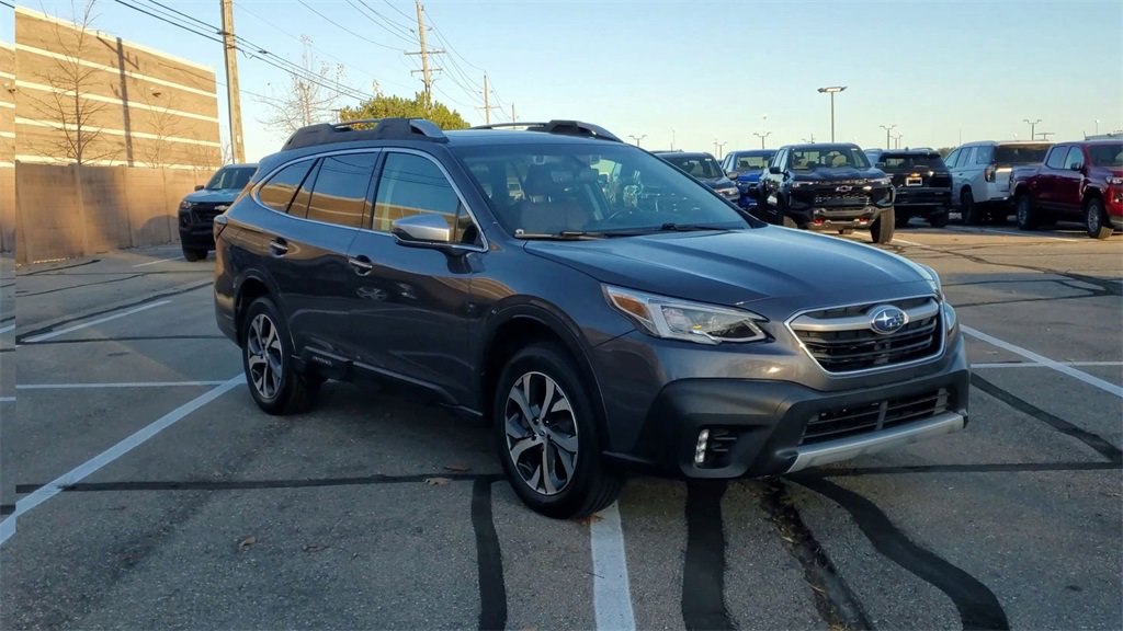 2020 Subaru Outback Touring photo 2