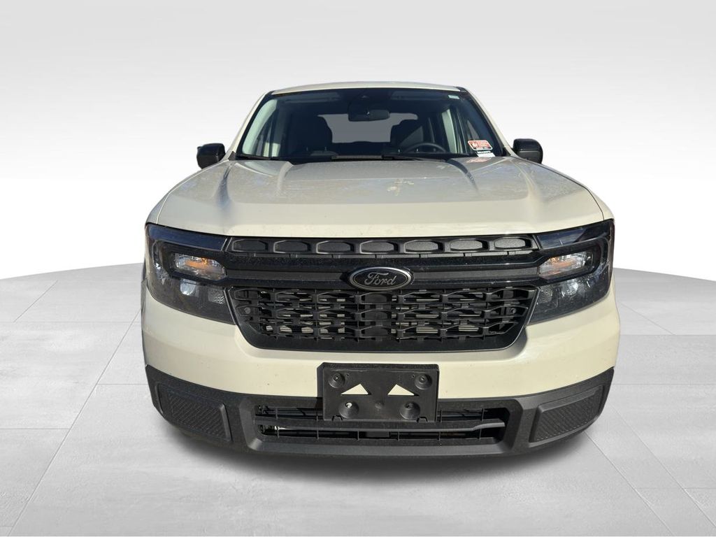 2024 Ford Maverick XLT photo 2