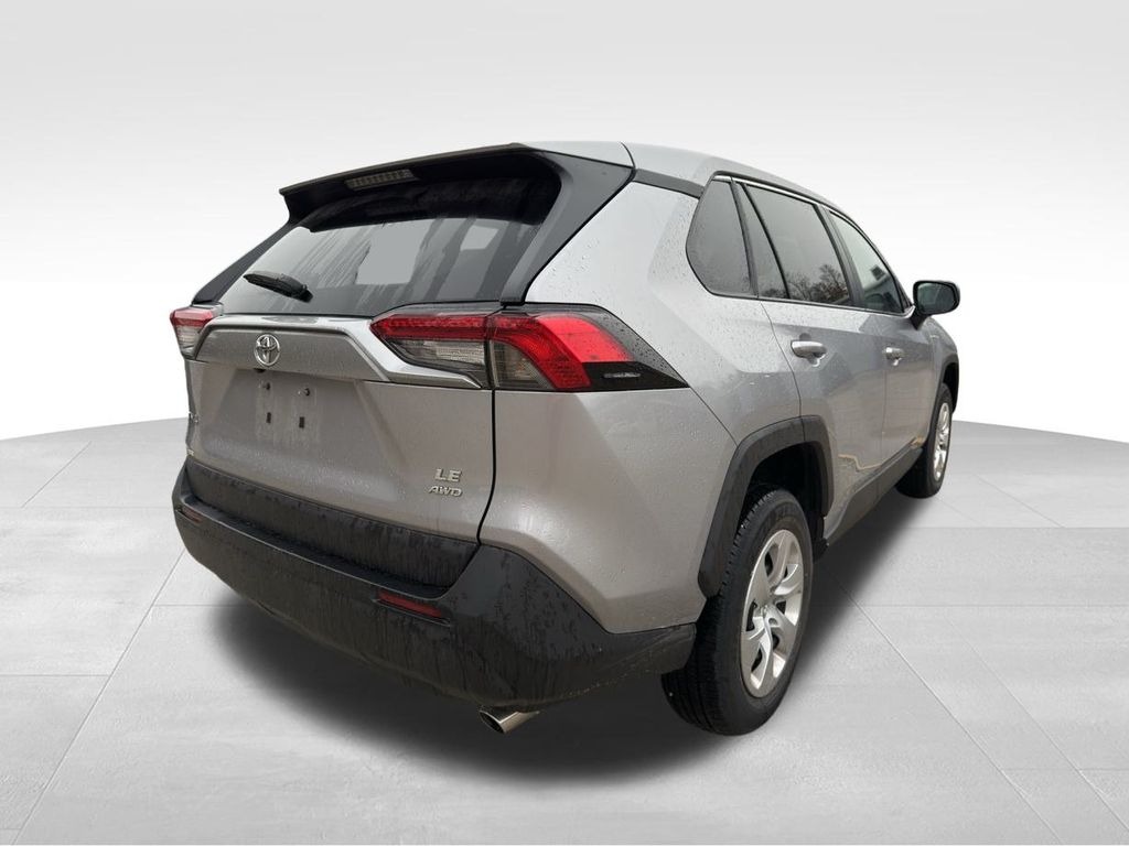 2023 Toyota RAV4 LE photo 4