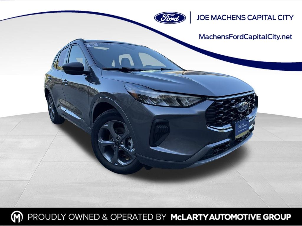 2023 Ford Escape ST-Line's photo