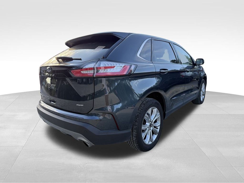 2024 Ford Edge Titanium photo 4