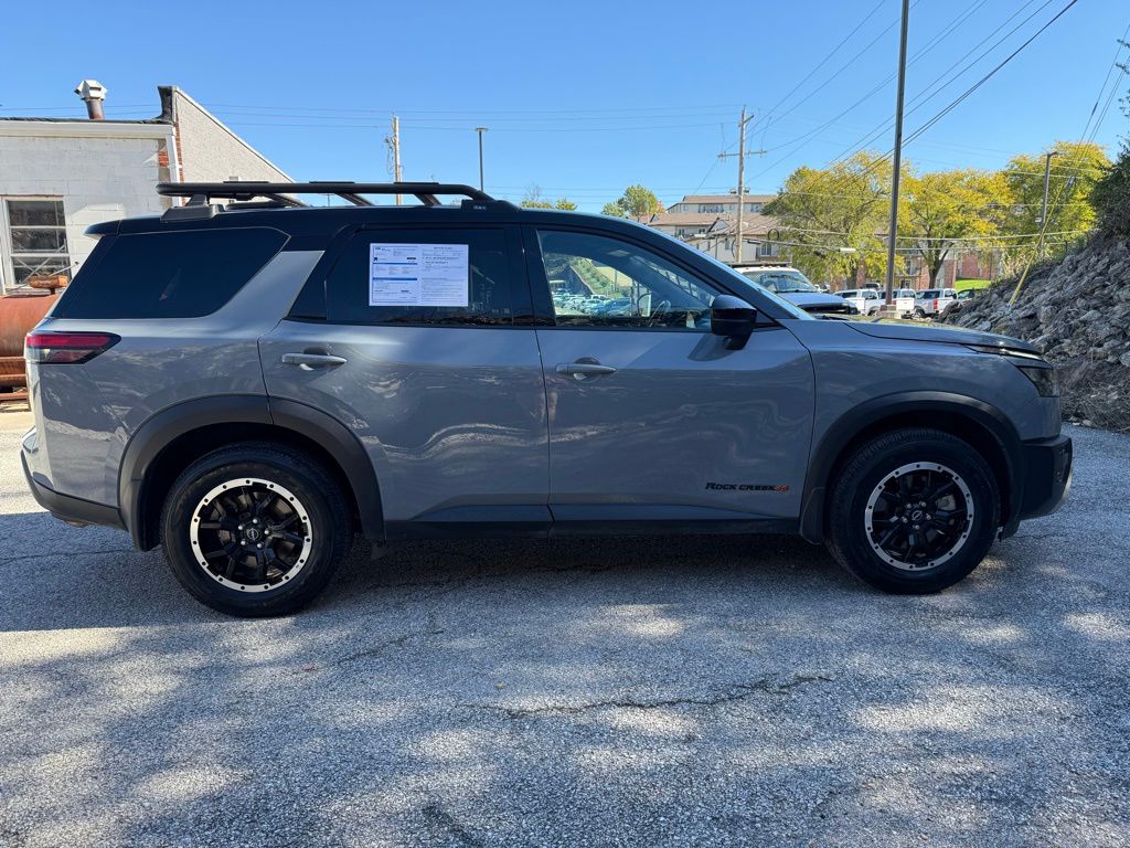 2024 Nissan Pathfinder Rock Creek photo 2