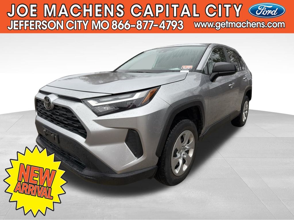 2023 Toyota RAV4 LE photo 2